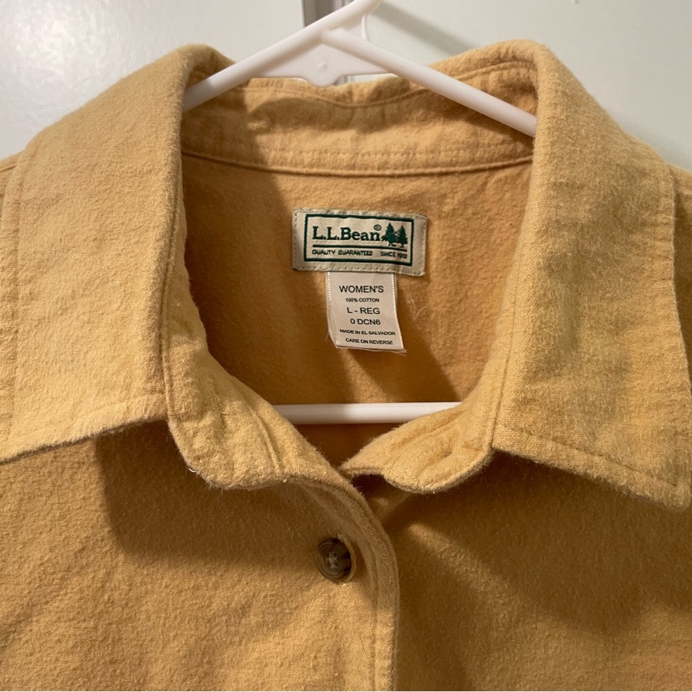 L.L. Bean Women's yellow 100% Cotton Flannel Shirt size Large🪼🪼 - Picture 3 of 6